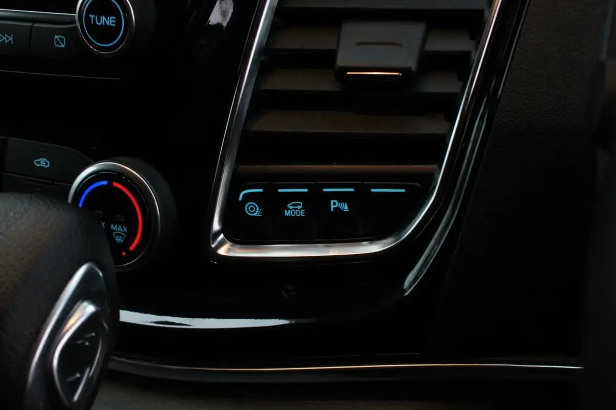 2021-ford-tourneo-custom-20tdci-320-l1-zetec-130pseu6dt-auto-big-28