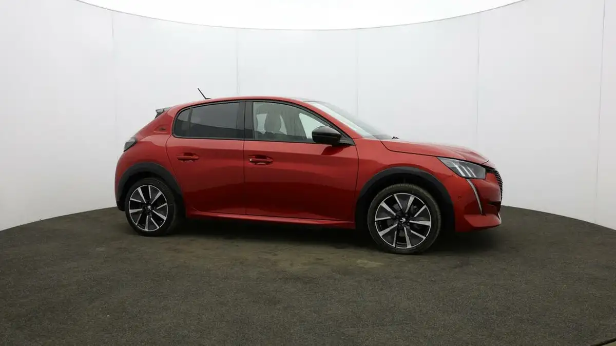 2021-peugeot-208-e-gt-premium-big-43