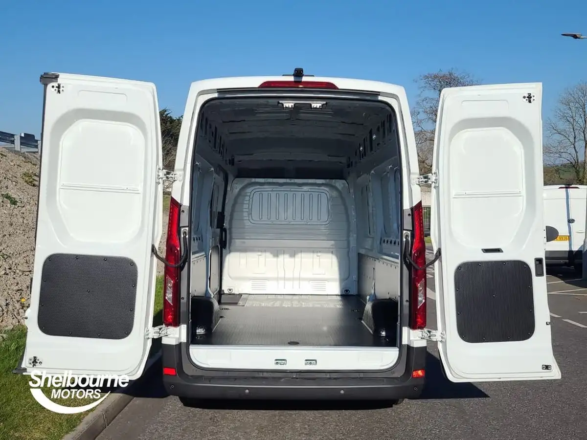 2025-maxus-deliver-9-20tdi-l3h3-lxh-rwd-big-42