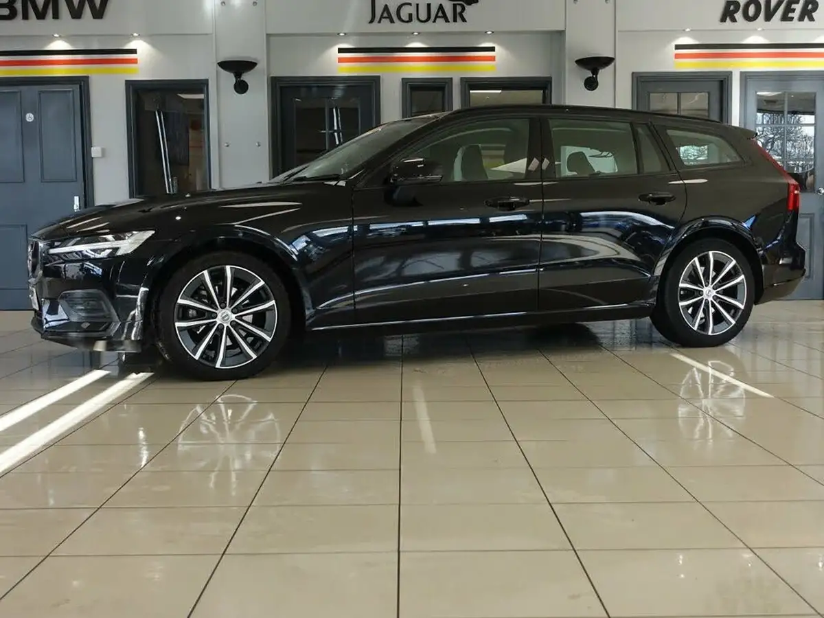 2021-volvo-v60-20-b3-momentum-161bhp-big-9