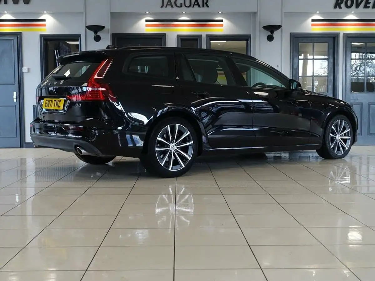 2021-volvo-v60-20-b3-momentum-161bhp-big-5