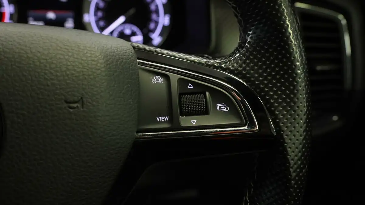 2019-skoda-kodiaq-20tdi-sportline-190ps-seats-scr-dsg-big-23
