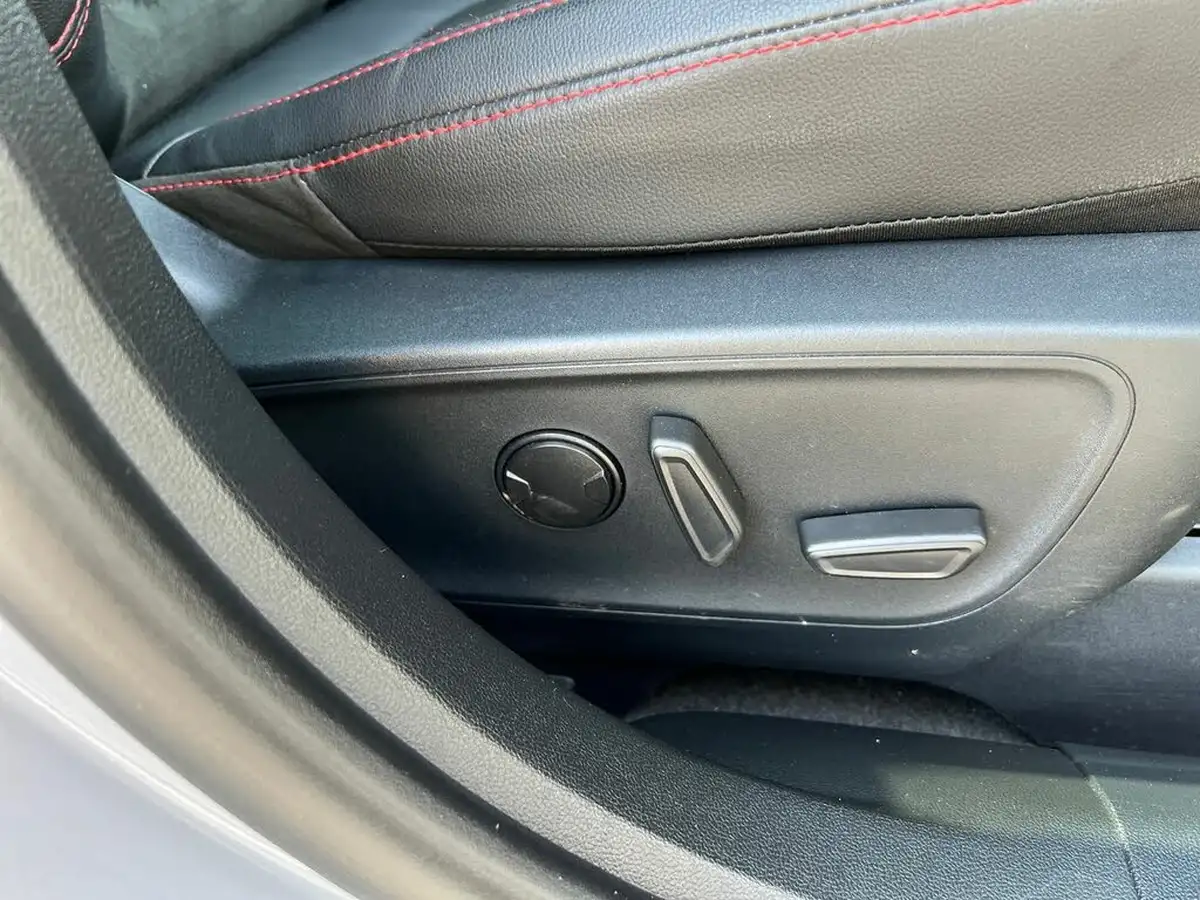 2024-ford-kuga-25t-graphite-tech-edition-190ps-fhev-big-29