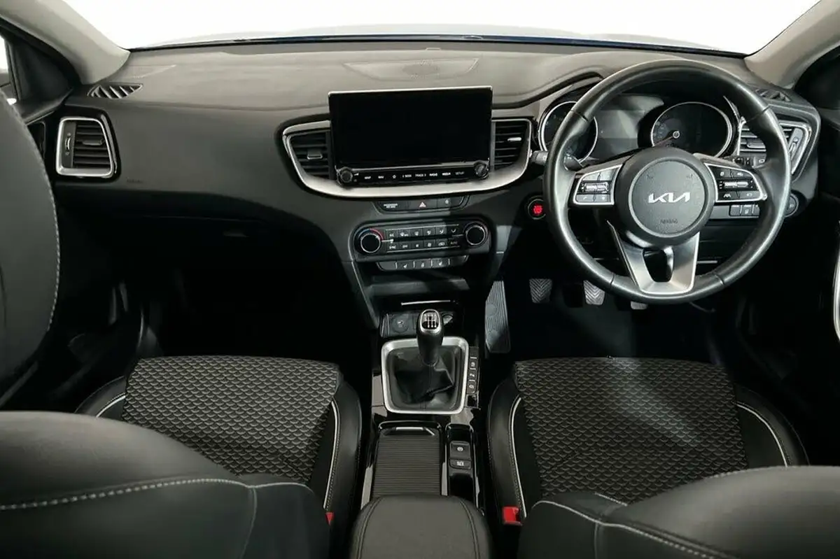 2023-kia-xceed-15-t-gdi-3-158bhp-big-9