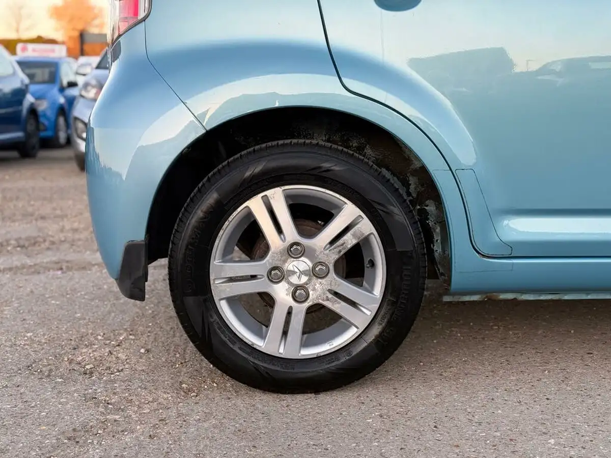 2007-daihatsu-sirion-13-se-auto-big-20