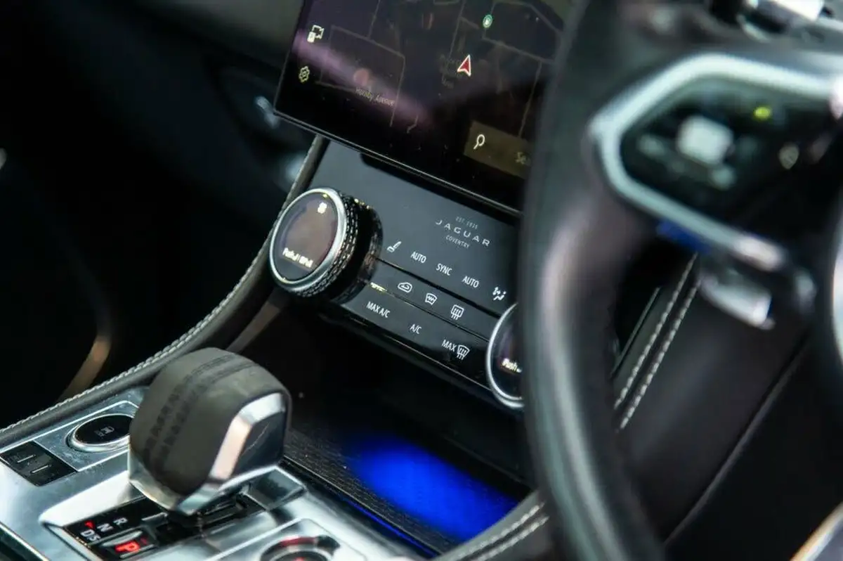 2021-jaguar-f-pace-20-d200-r-dynamic-hse-mhev-big-53