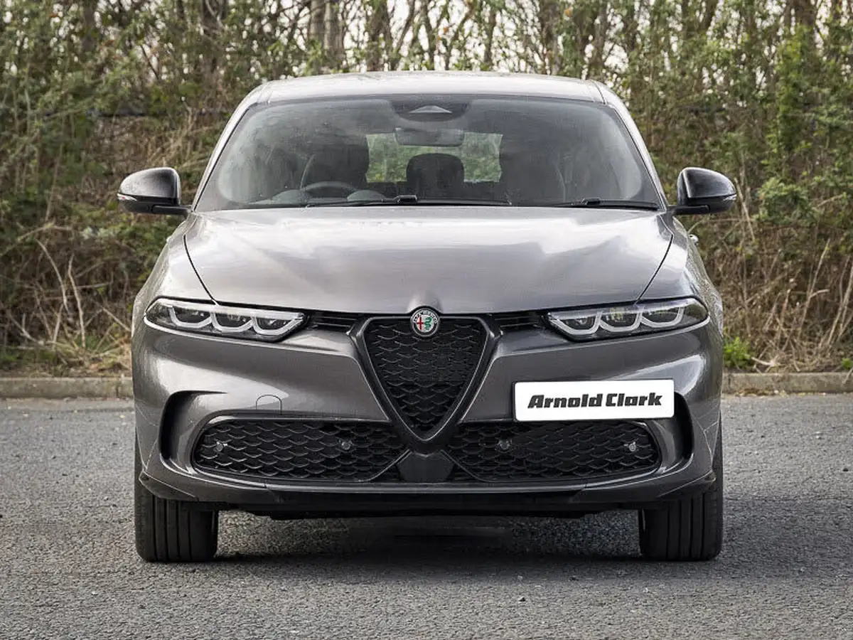 2025-alfa-romeo-tonale-15-sprint-big-9