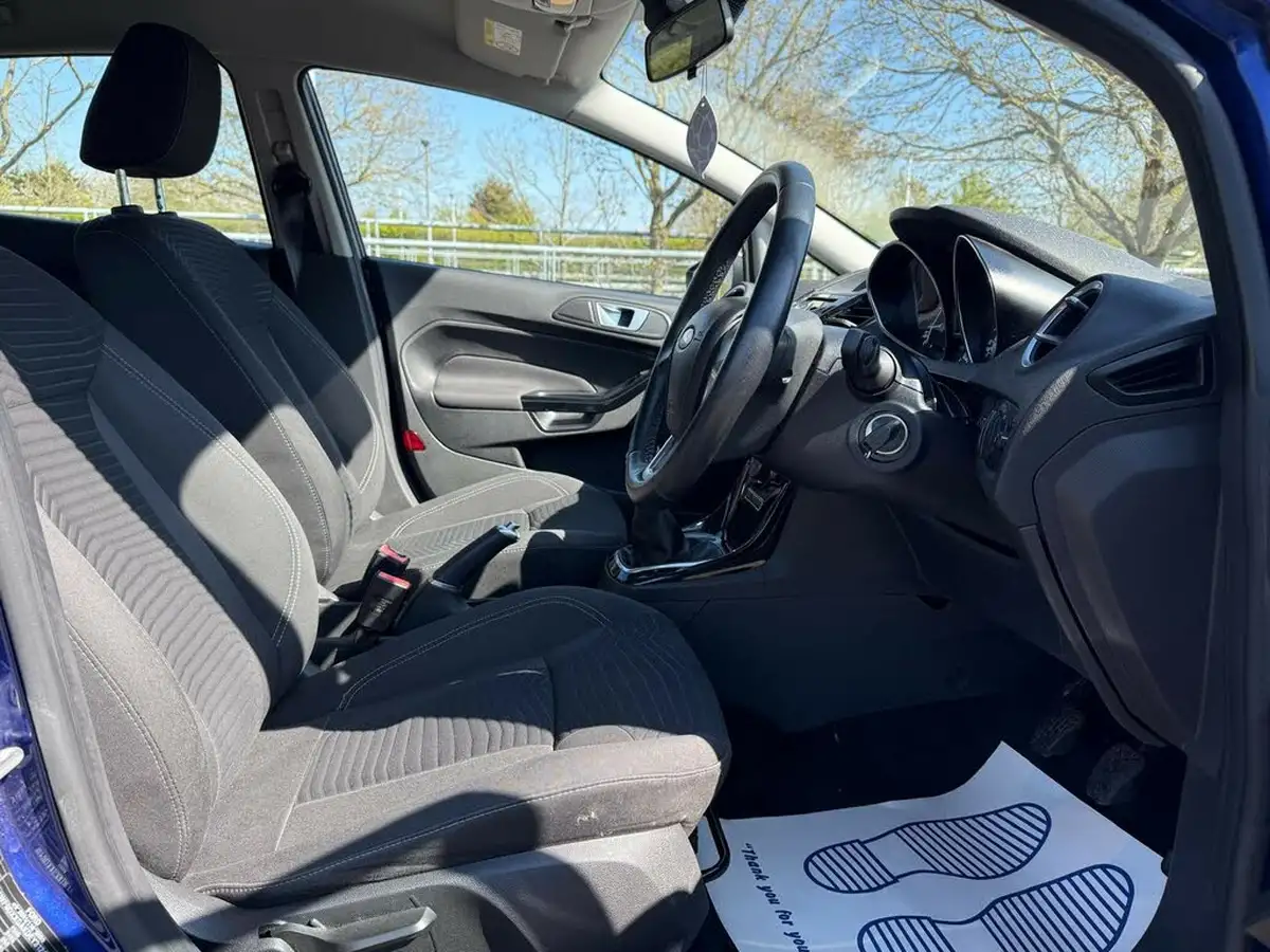 2014-ford-fiesta-10-zetec-100ps-ecoboost-ss-5d-big-28