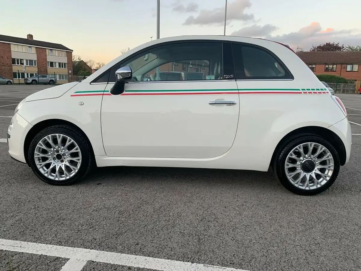 2010-fiat-500c-12-lounge-big-4