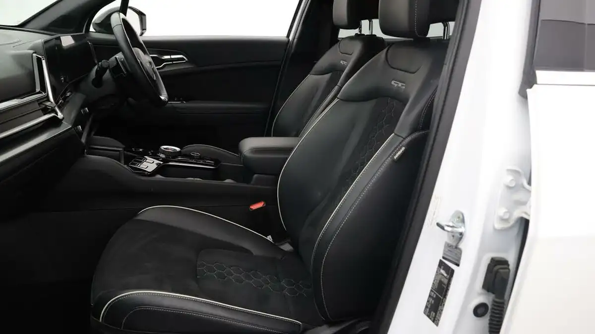 2022-kia-sportage-16-t-gdi-gt-line-226bhp-hev-1598cc-auto-big-13