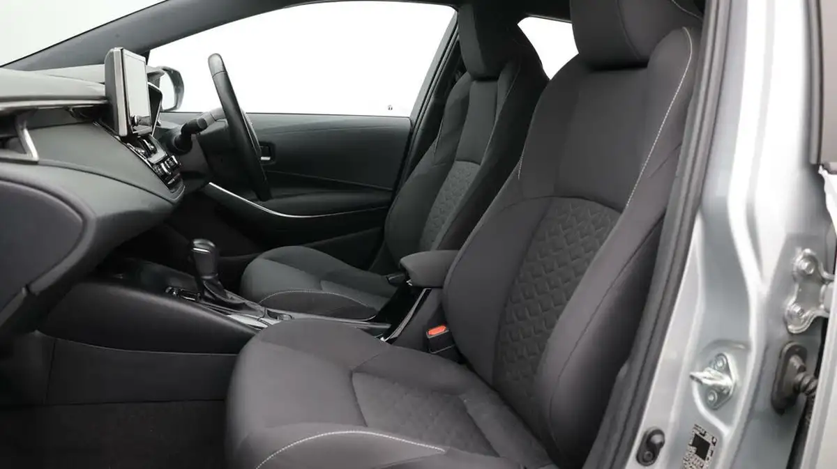 2023-toyota-corolla-18-vvt-i-icon-tech-spare-wheel-touring-sports-5d-big-14