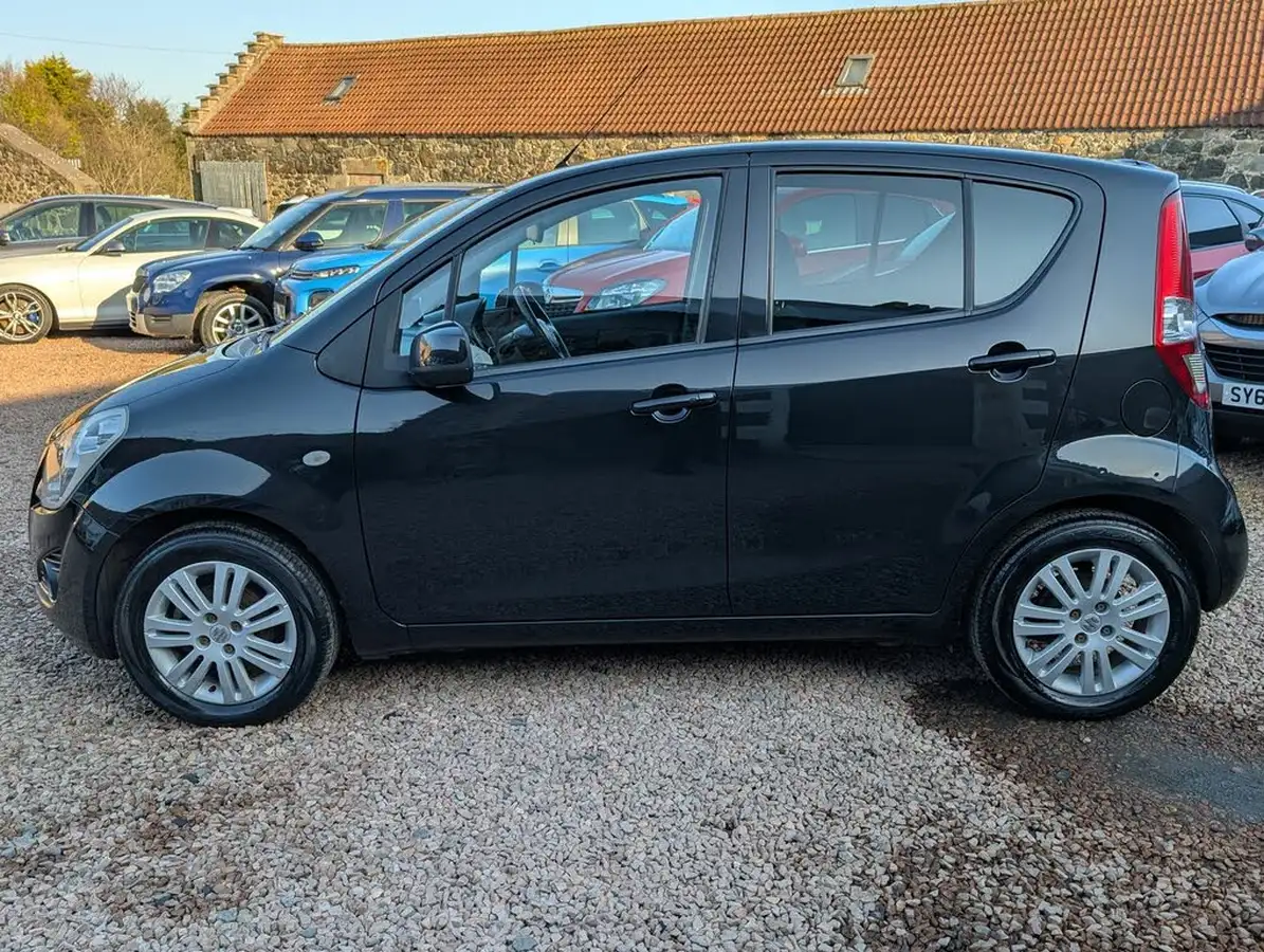 2013-suzuki-splash-12-sz4-big-12