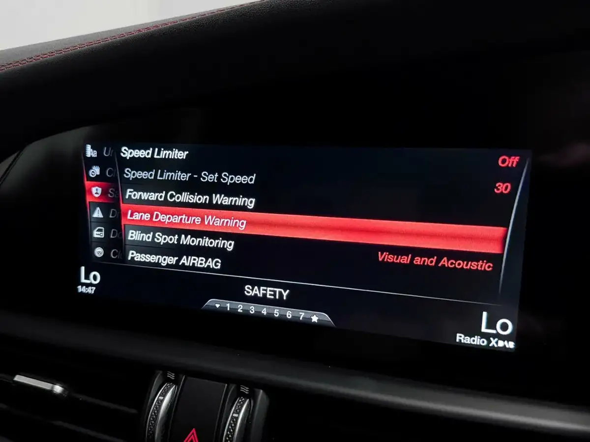 2020-alfa-romeo-giulia-29-biturbo-quadrifoglio-ss-big-40