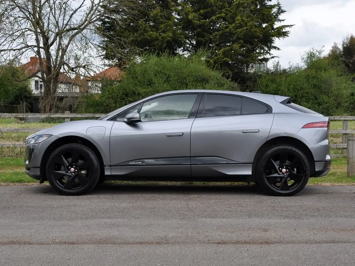 2021-jaguar-i-pace-ev400-se-big-78