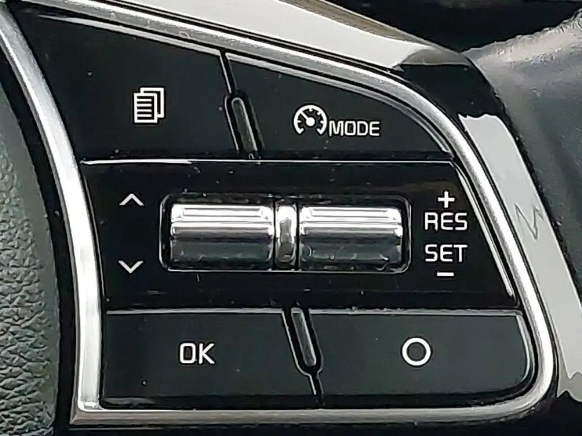 2022-kia-xceed-15-t-gdi-3-big-12
