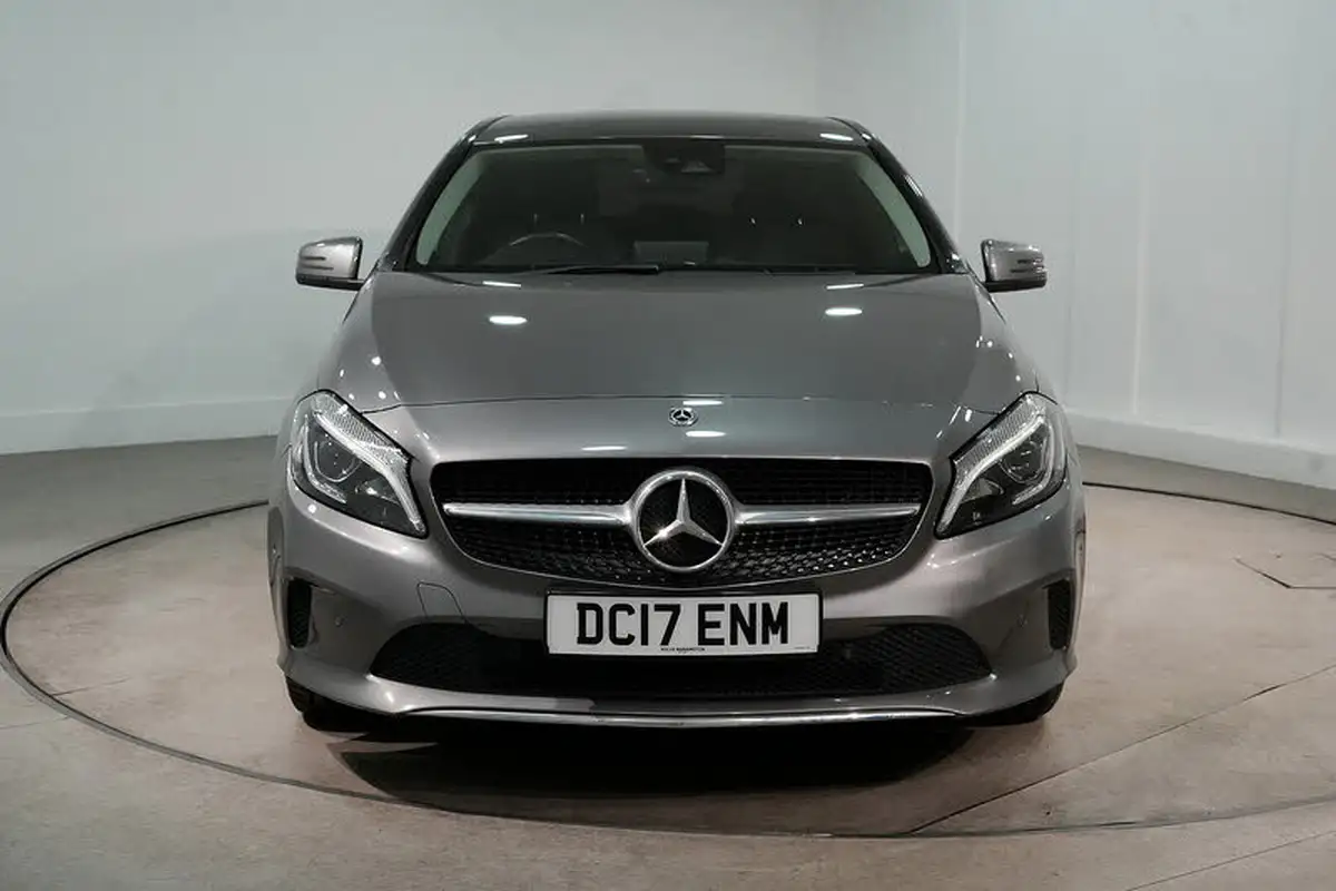 2017-mercedes-benz-a-class-15d-a180d-sport-premiumss-7g-dct-big-2