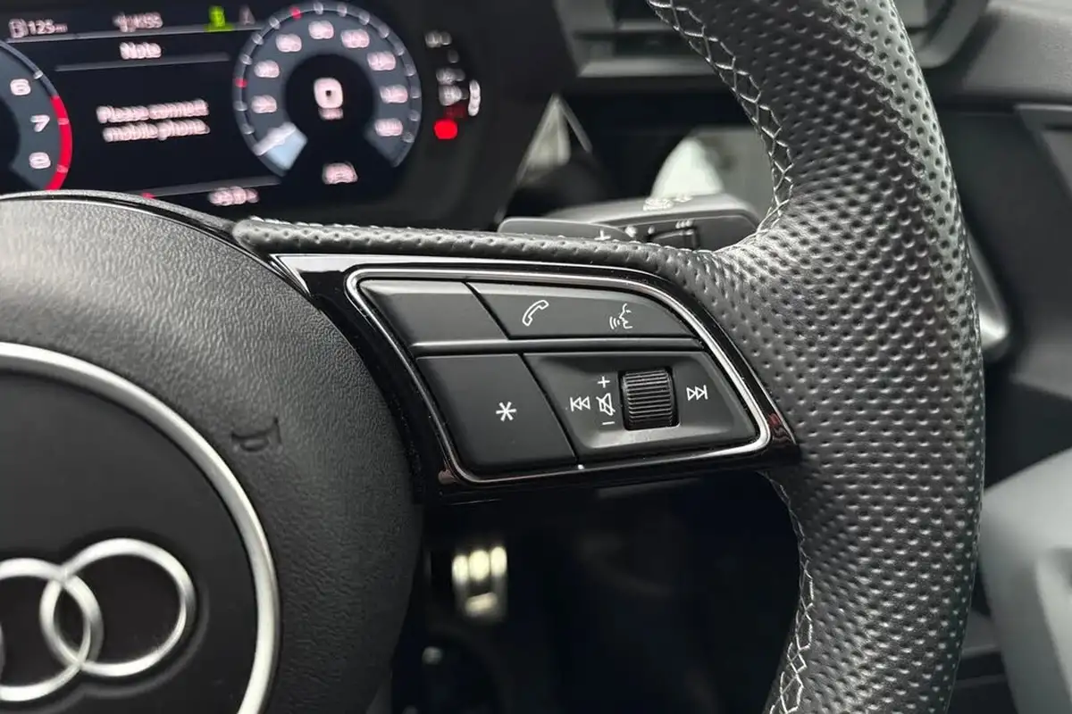2023-audi-s3-20-tfsi-saloon-4d-big-58