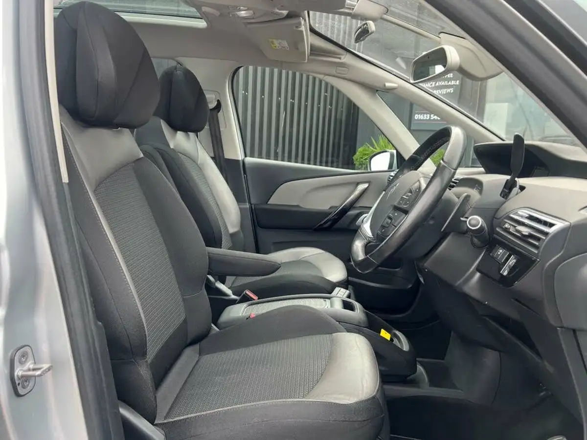 2015-citroen-grand-c4-picasso-20bluehdi-exclusive-eat6-big-11