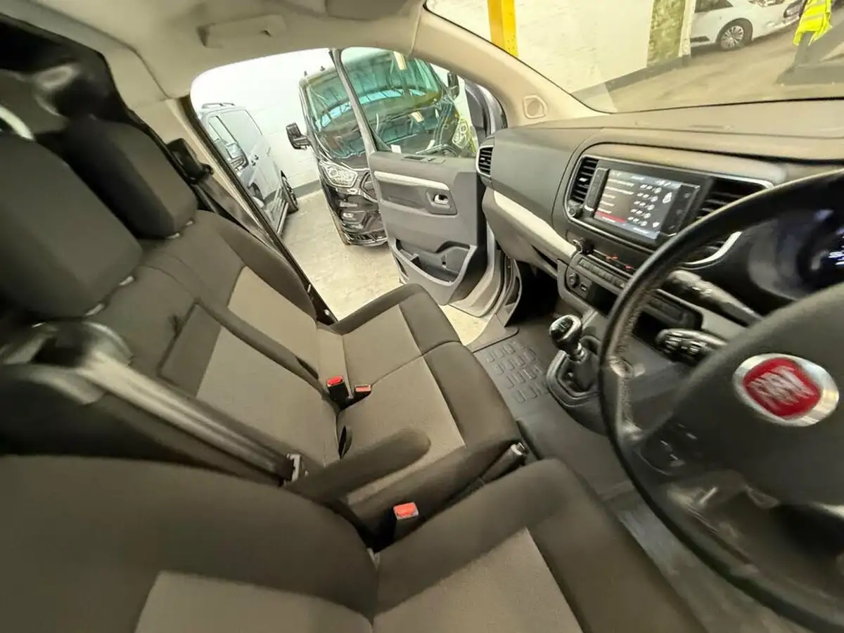 2022-fiat-scudo-20jtd-business-145hpeu6d-lwb-panel-big-58