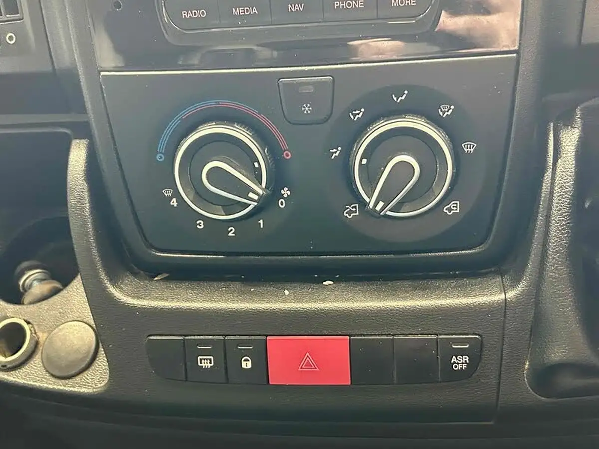 2021-peugeot-boxer-22-bluehdi-professional-435-l4-h2-140bhpeu6dt-big-13