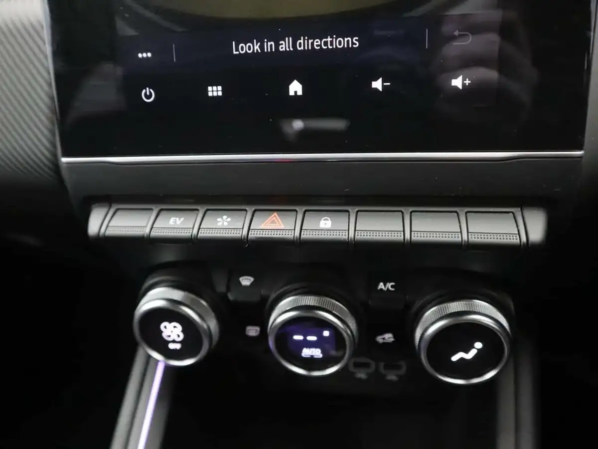 2022-renault-clio-16-rs-line-140ps-rs-line-e-tech-hybrid-big-11