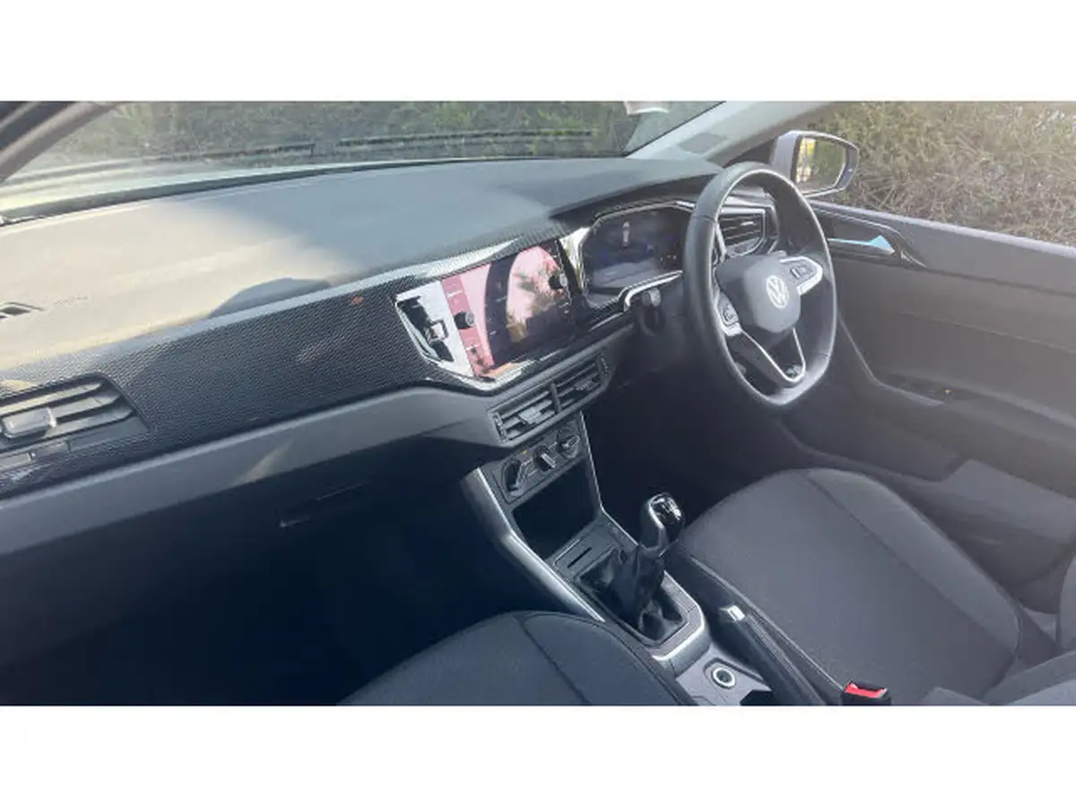2023-volkswagen-polo-10-tsi-life-big-8