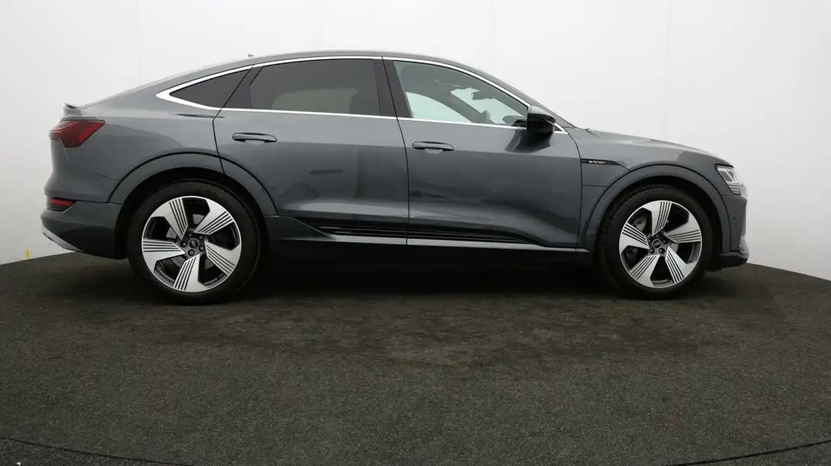 2021-audi-e-tron-55e-s-line-sportback-big-29