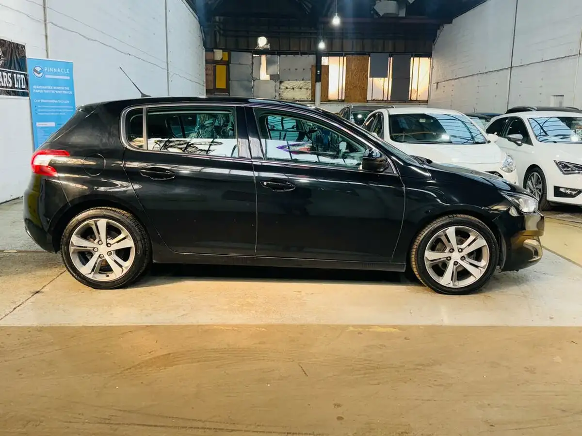2015-peugeot-308-12-allure-puretech-130bhp-eat6-big-6