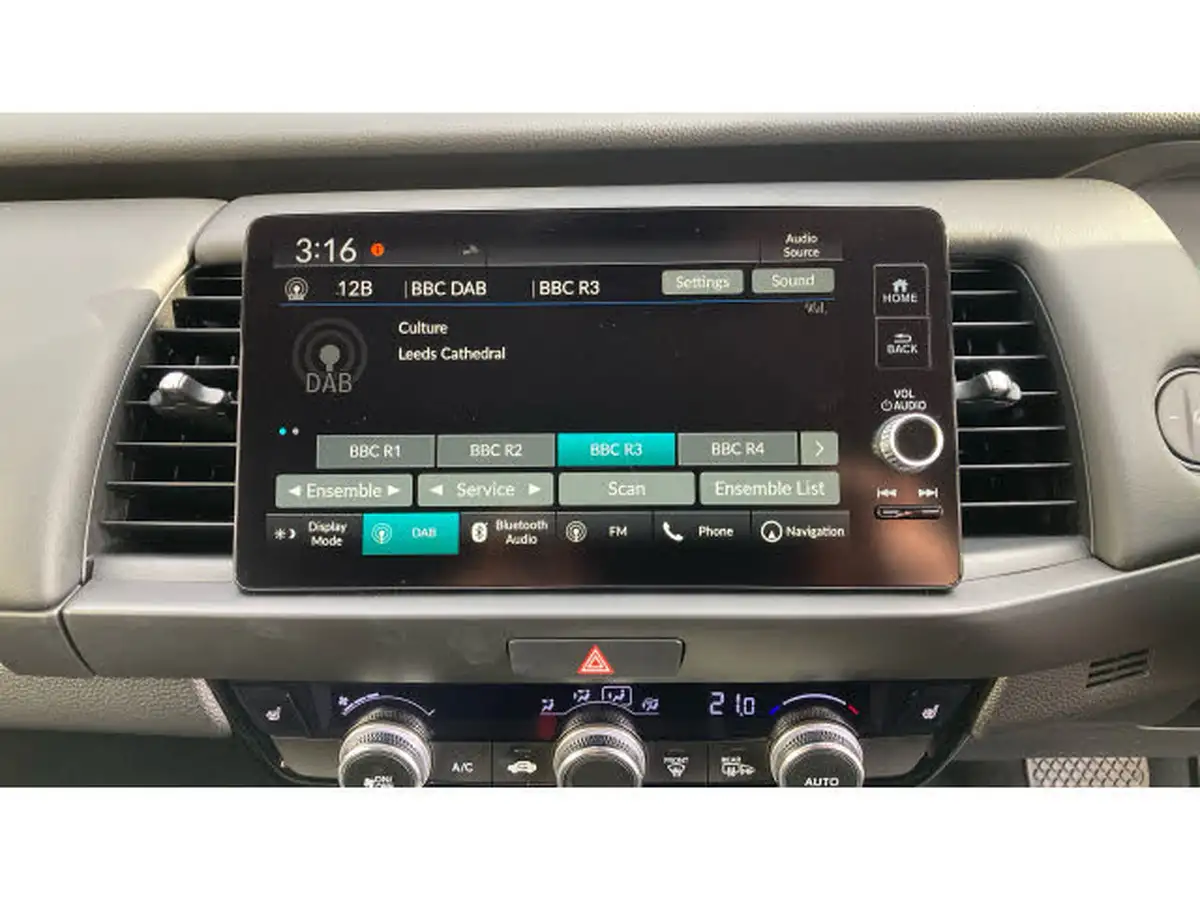 2022-honda-jazz-15-i-mmd-ex-107ps-big-22