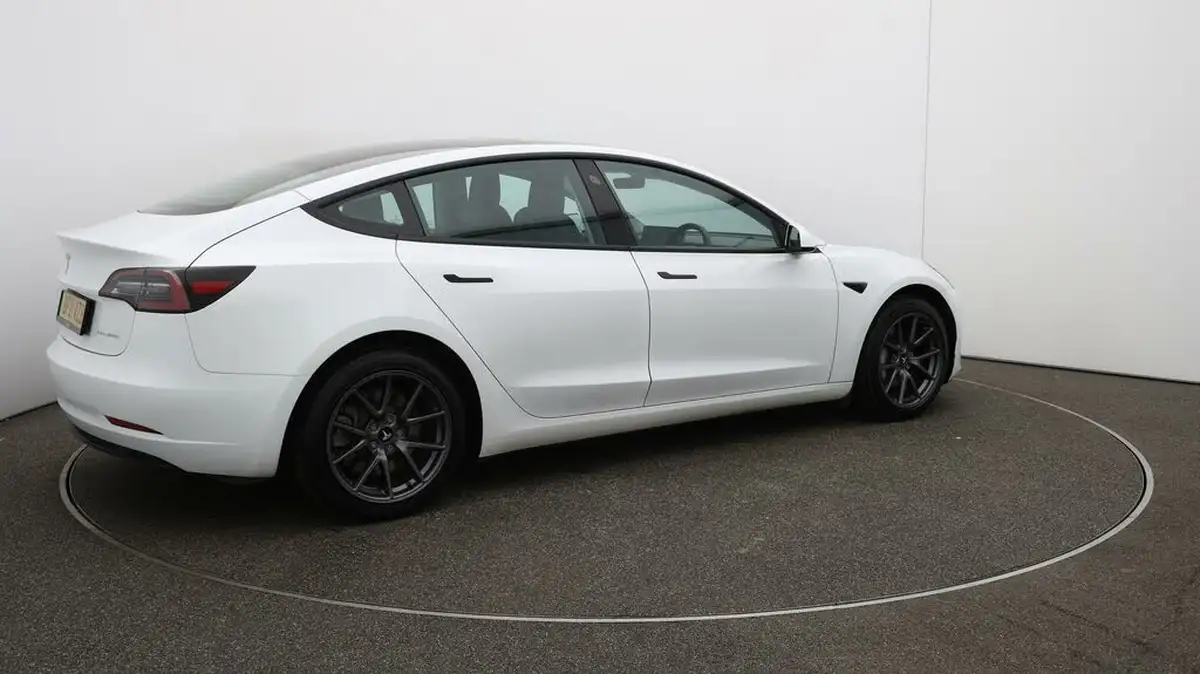 2021-tesla-model-3-e-long-range-4x4-big-70