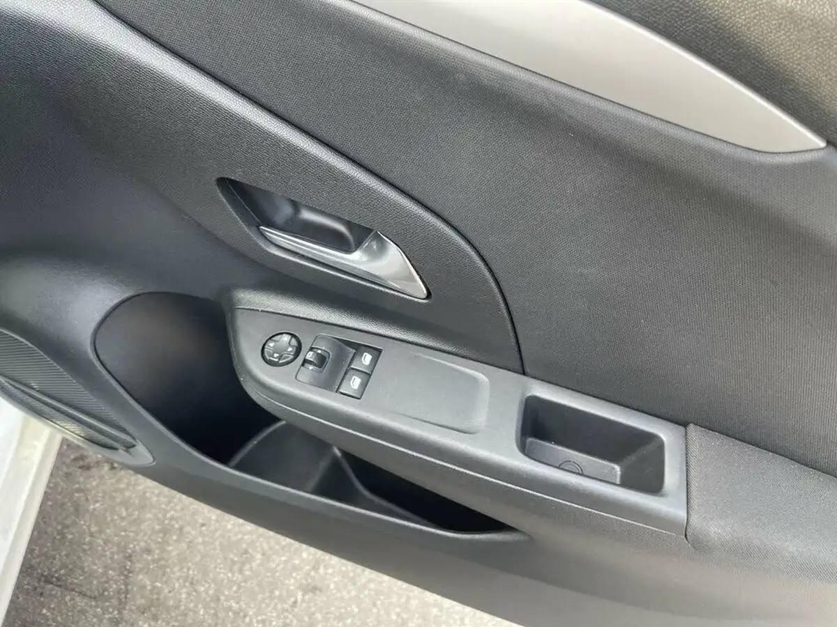 2020-vauxhall-corsa-12i-se-big-11