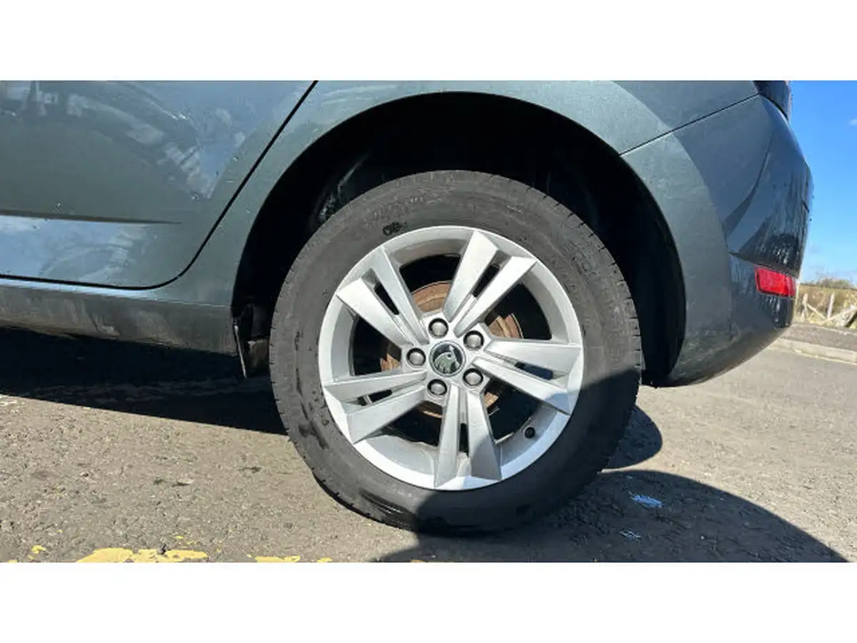 2021-skoda-fabia-10-tsi-se-95ps-hatchback-big-6
