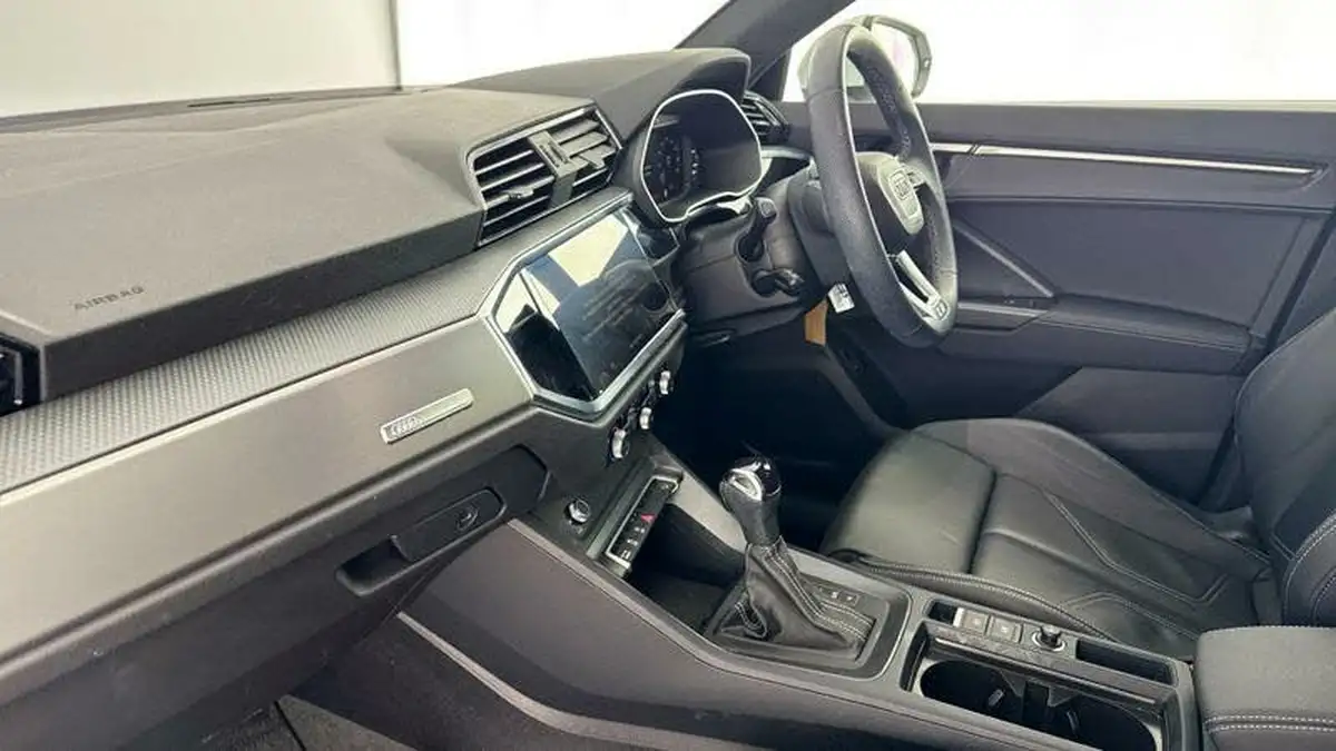 2024-audi-q3-20-35-tdi-s-line-station-wagon-big-1
