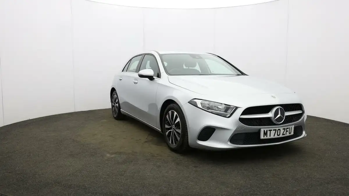 2020-mercedes-benz-a-class-13-a180-se-big-37