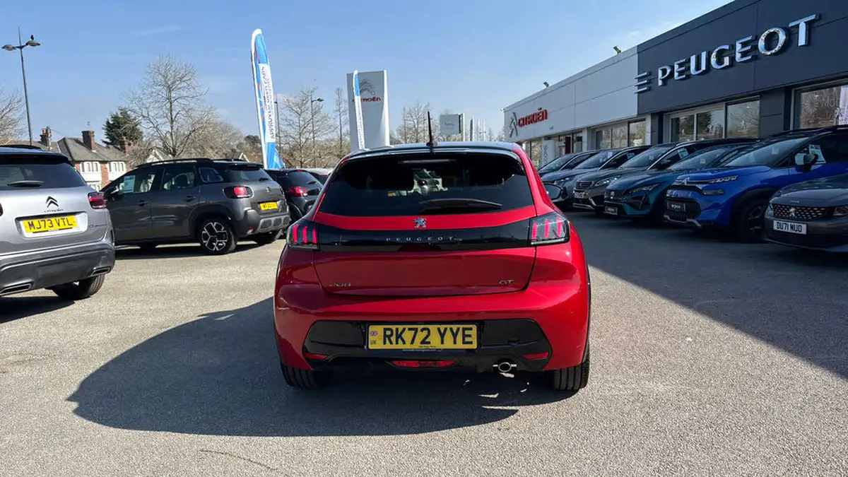 2022-peugeot-208-12-puretech-gt-100ps-big-8