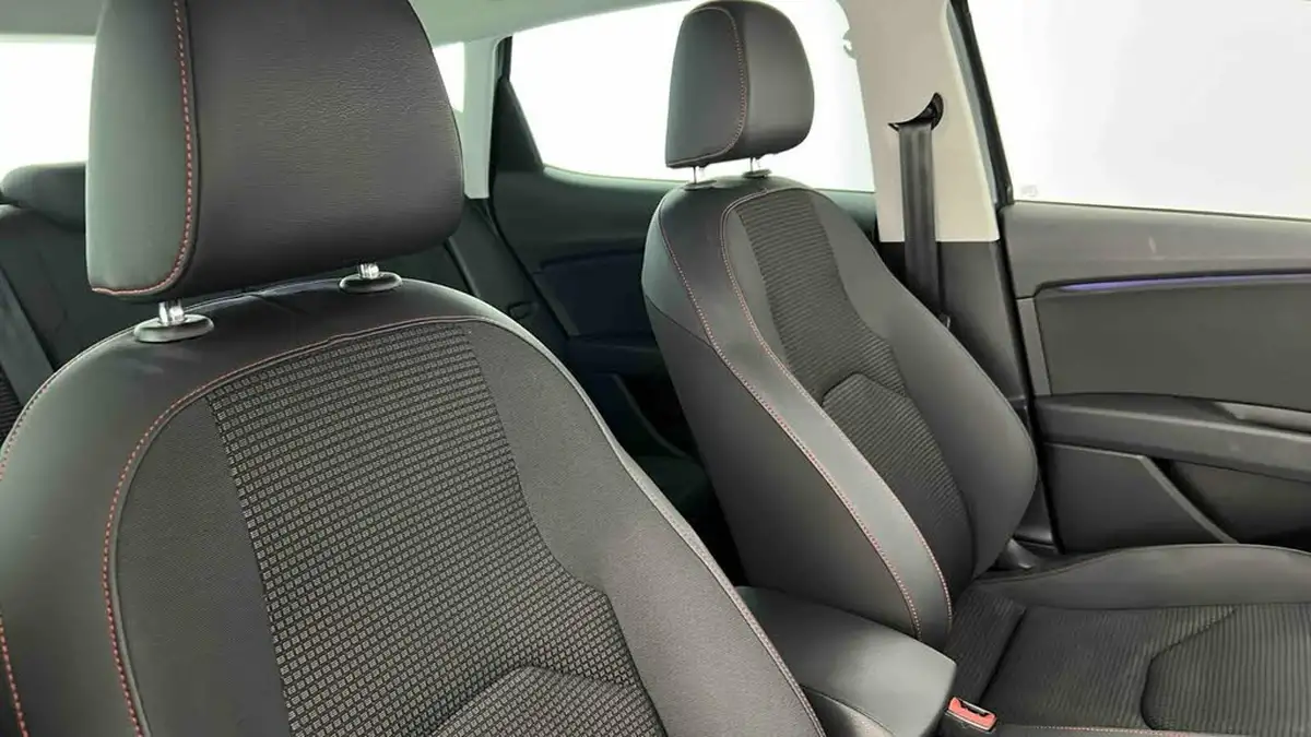 2019-seat-leon-20-tsi-fr-hatchback-big-32