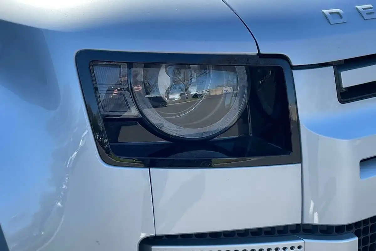 2022-land-rover-110-defender-30-d250-xs-edition-big-63