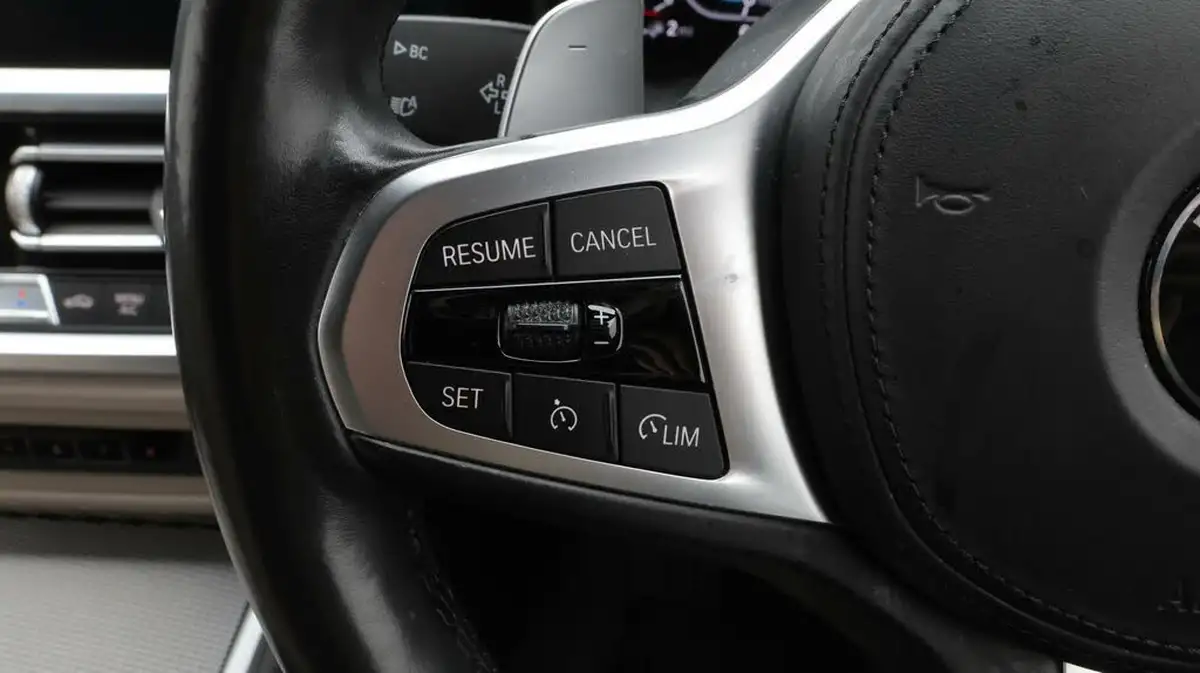 2021-bmw-3-series-20-330e-m-sport-touring-5d-big-23