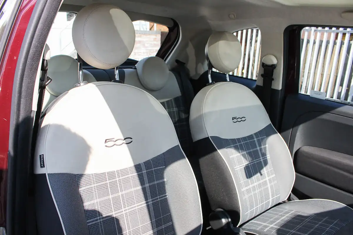 2016-fiat-500-12-lounge-dualogic-big-15