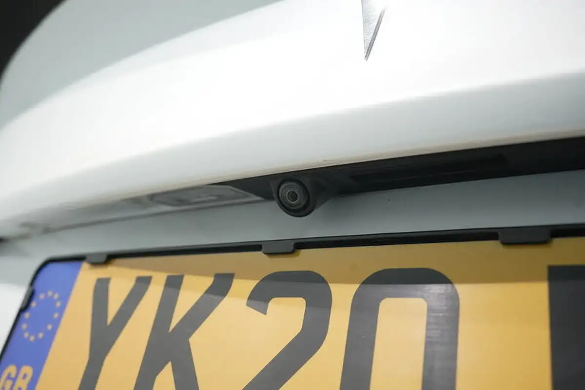 2020-tesla-model-3-e-performance-big-13