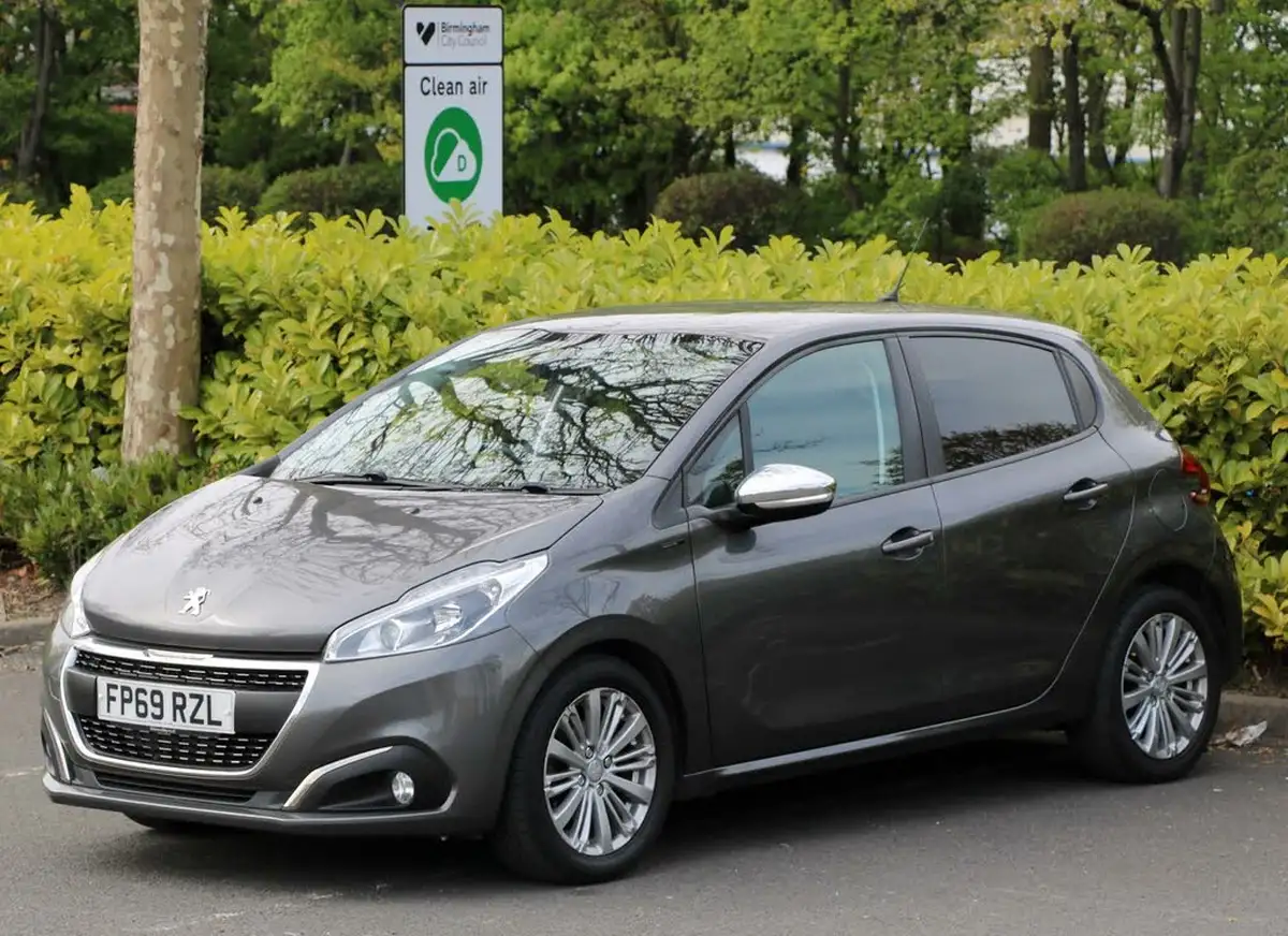 2019-peugeot-208-15-bluehdi-signature-big-1