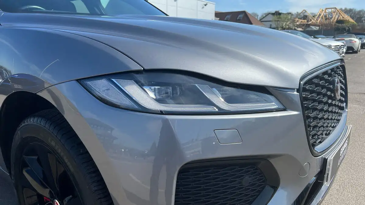 2022-jaguar-f-pace-20-p250-r-dynamic-black-big-26