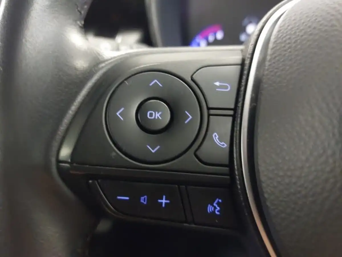 2022-toyota-corolla-20-vvt-i-icon-tech-hatchback-big-13