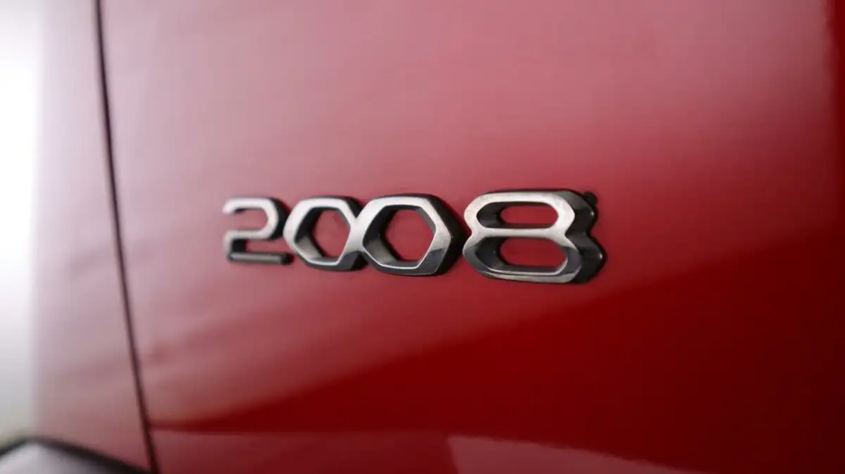 2023-peugeot-2008-suv-12-puretech-allure-premium-130bhp-big-21