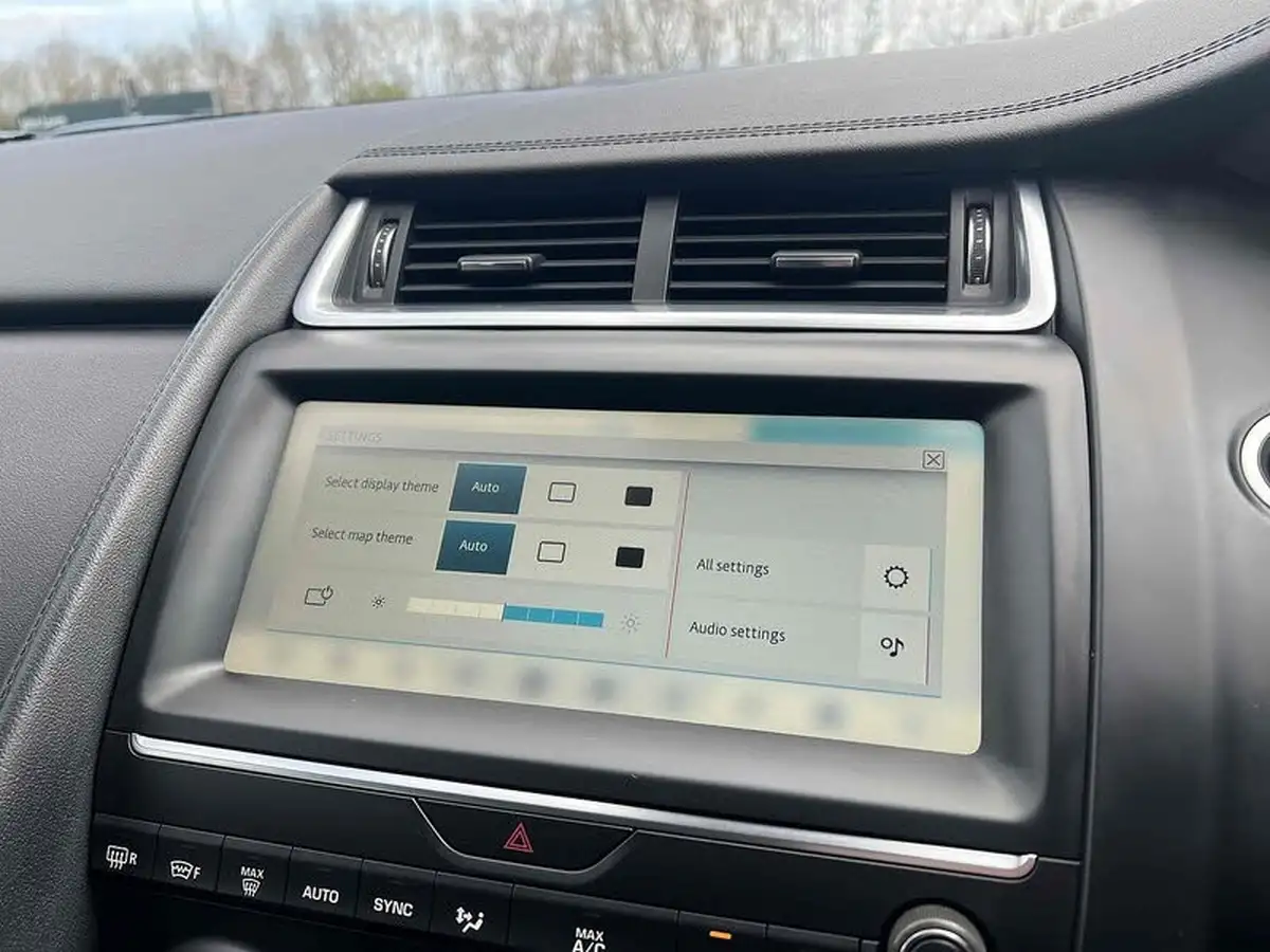 2018-jaguar-e-pace-20-i4-s-ss-big-49