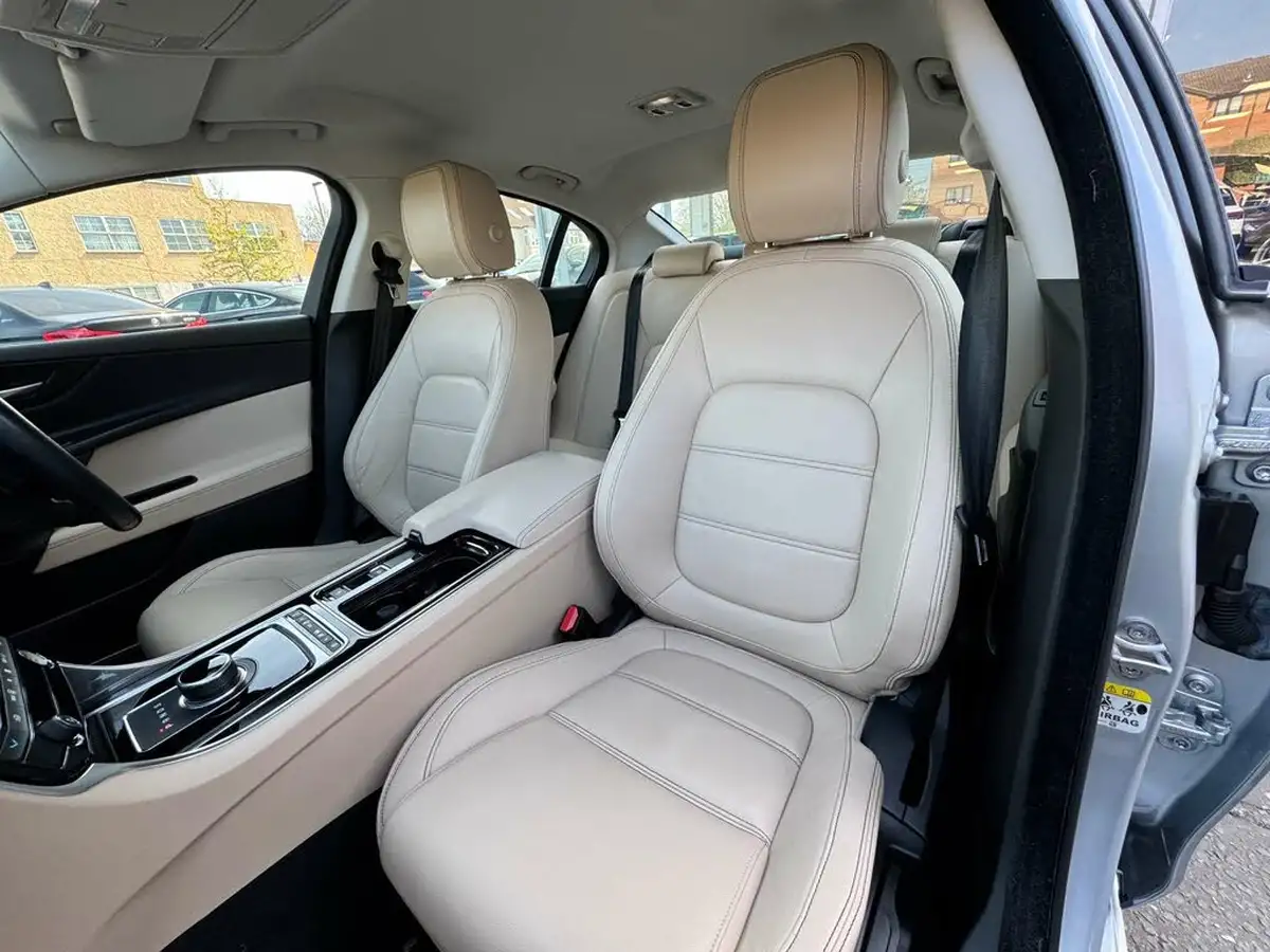 2018-jaguar-xe-20i-prestige-200ps-1997cc-big-21