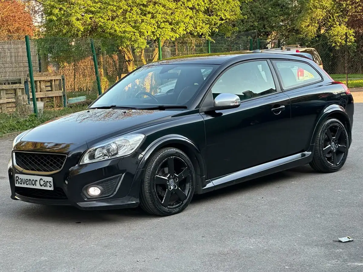 2012-volvo-c30-20-r-design-big-6