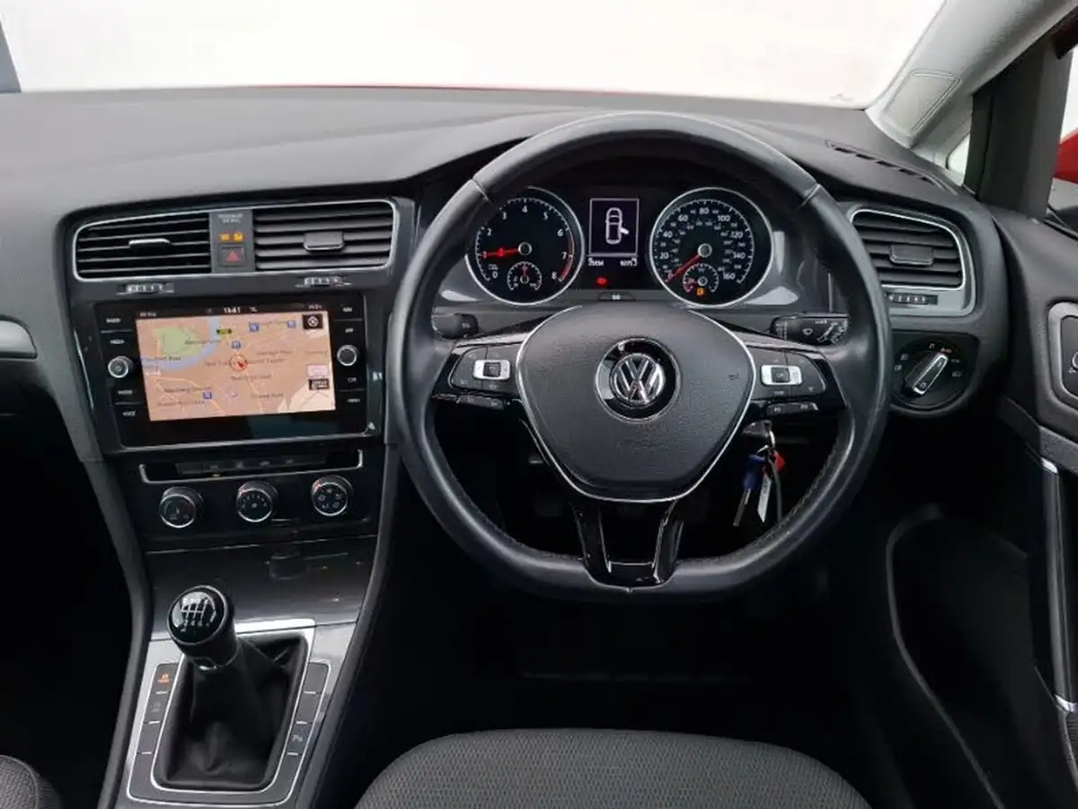2019-volkswagen-golf-15-tsi-match-edition-150ps-hatchback-big-6