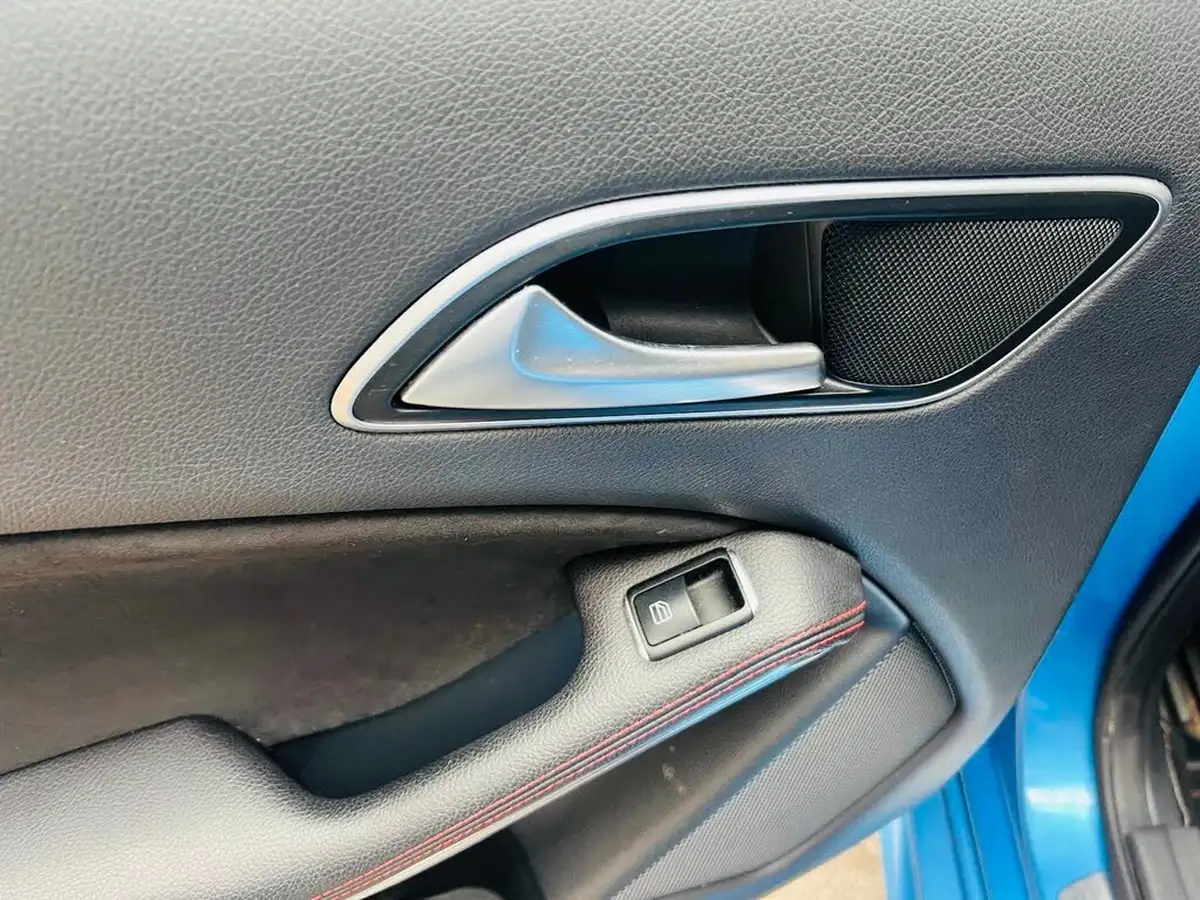 2013-mercedes-benz-a-class-18-cdi-a200-amg-sport-136ps-blue-f-7g-dct-big-64