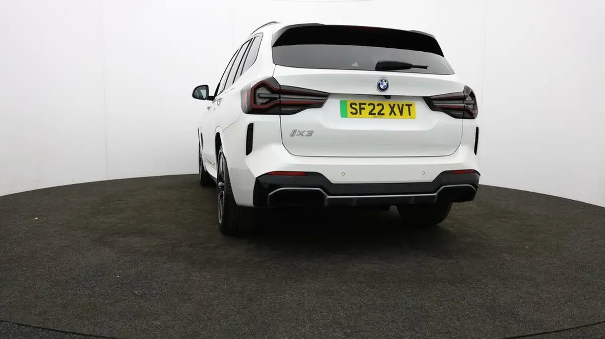 2022-bmw-ix3-e-m-sport-big-73
